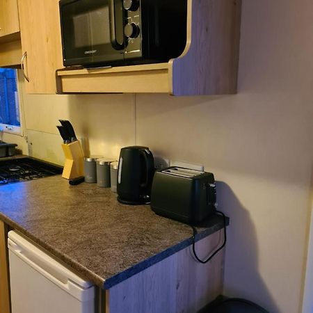 Cosy, Family Caravan Near The Beach Clacton-on-Sea Exterior photo