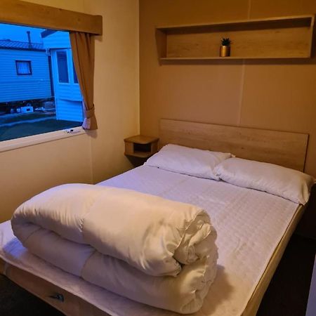 Cosy, Family Caravan Near The Beach Clacton-on-Sea Exterior photo