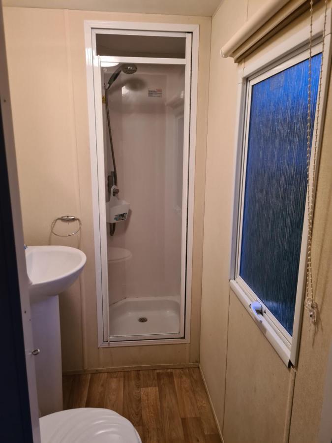 Cosy, Family Caravan Near The Beach Clacton-on-Sea Exterior photo