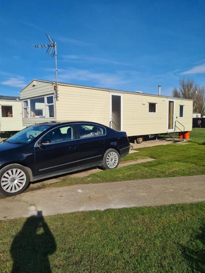 Cosy, Family Caravan Near The Beach Clacton-on-Sea Exterior photo